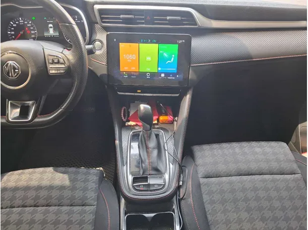Car image 16