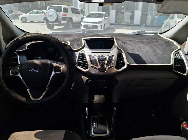 Car image 15