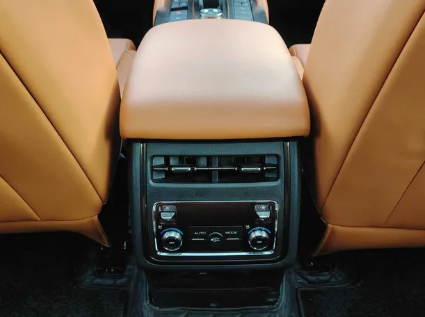 Car image 35