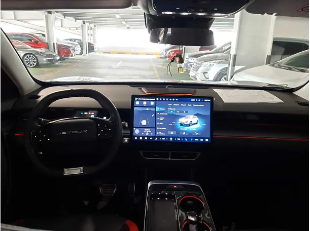 Car image 15