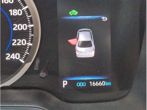 Car image 18