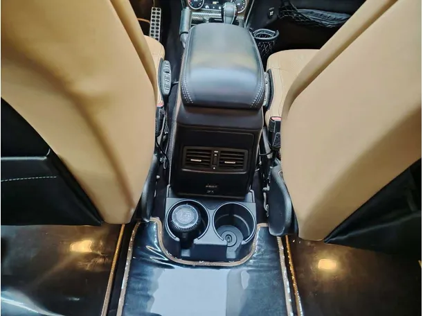 Car image 39
