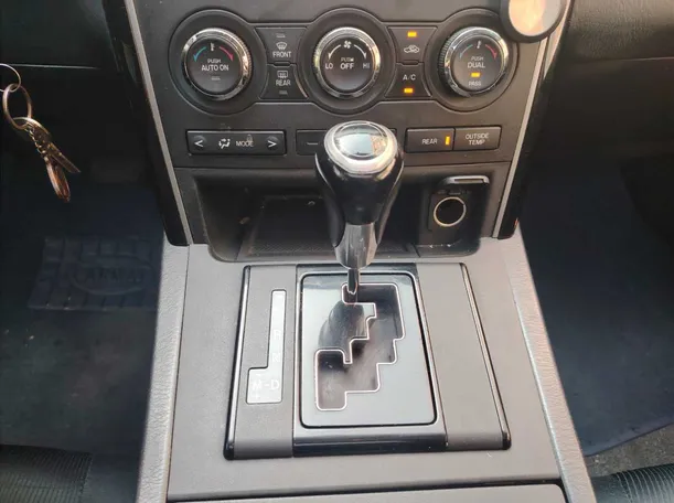 Car image 19