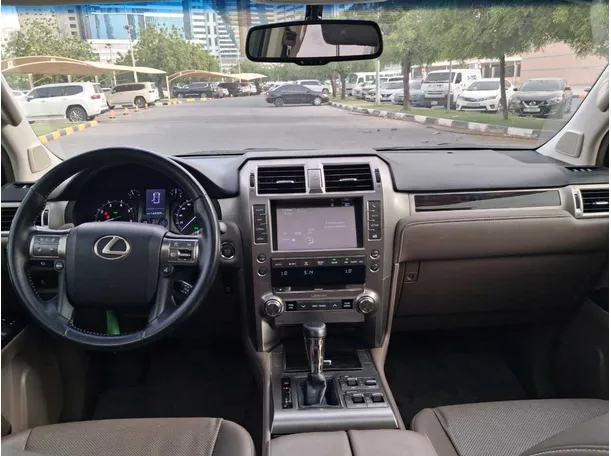 Car image 16