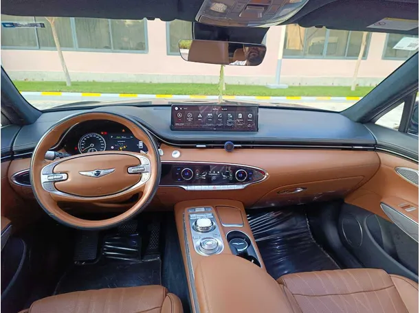 Car image 30
