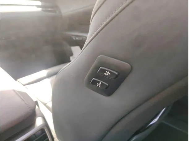 Car image 35