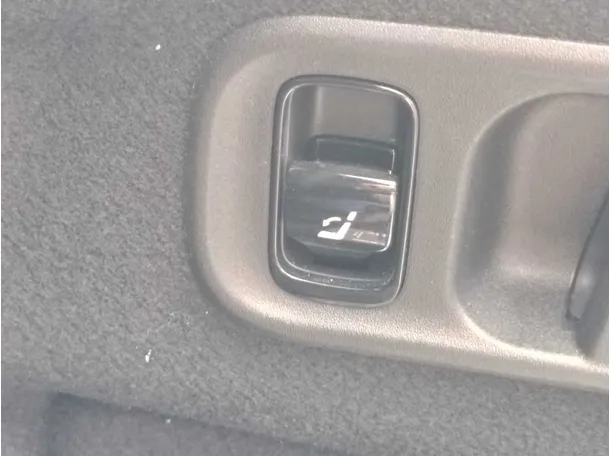 Car image 33
