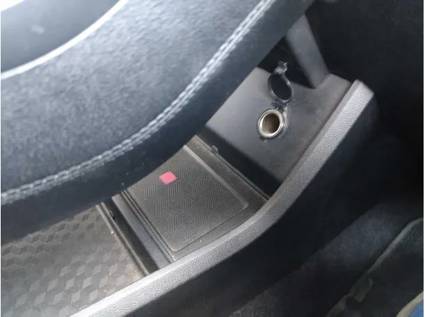 Car image 46
