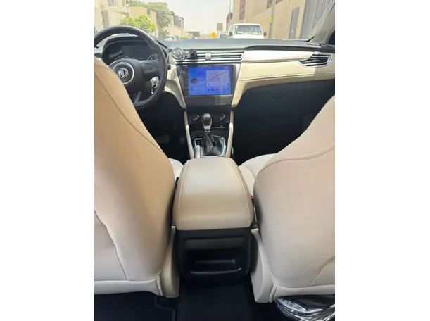 Car image 21