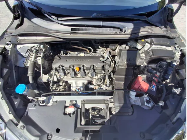 Car image 19