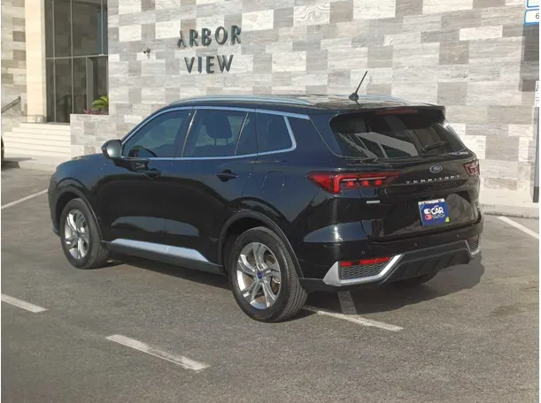 Car image 7