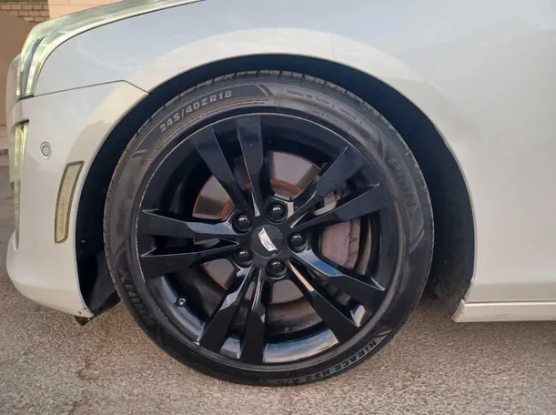 Car image 9