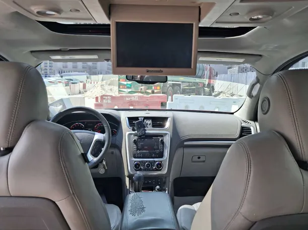 Car image 14