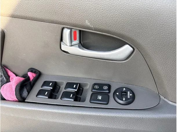 Car image 24