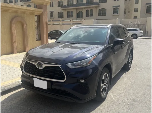 2022 Toyota Highlander in Al-Khobar