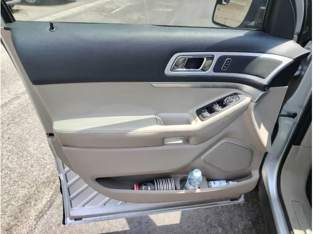 Car image 38