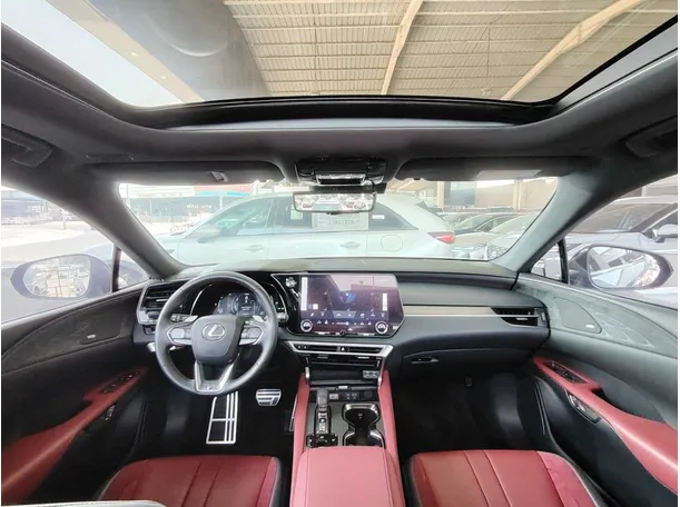 Car image 26