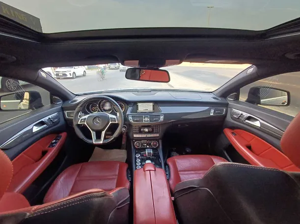 Car image 14