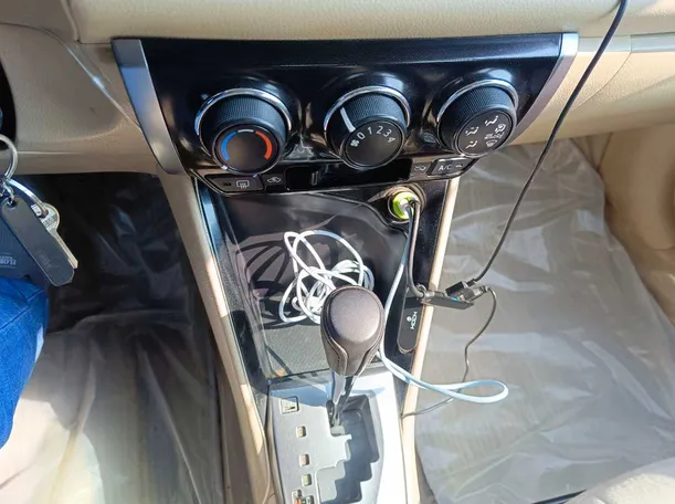 Car image 19