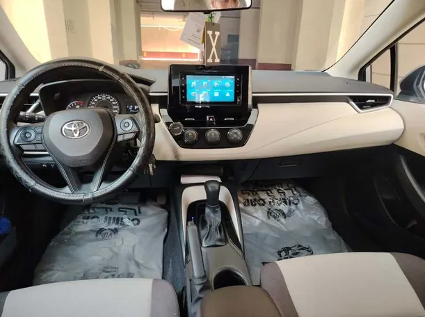 Car image 40