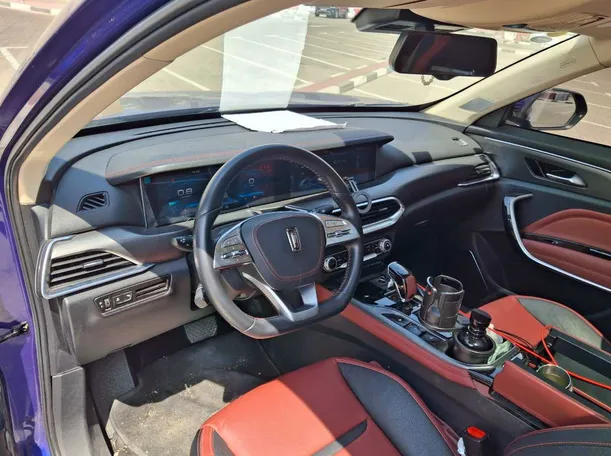 Car image 11