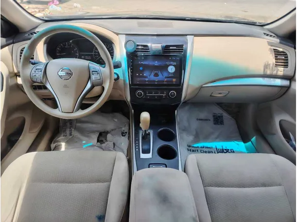 Car image 19