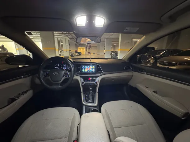 Car image 13
