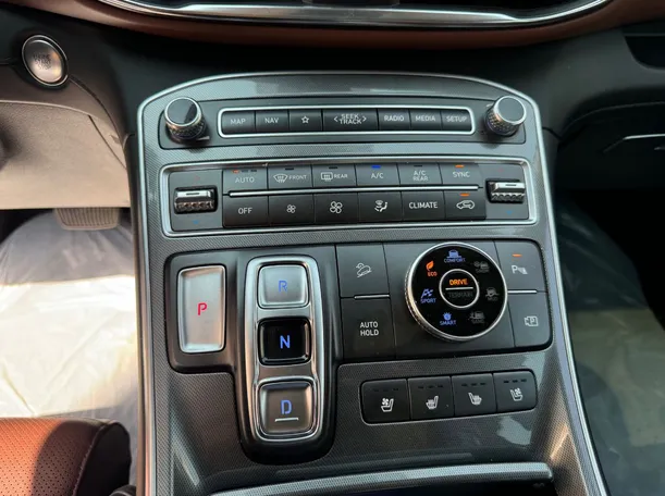 Car image 16
