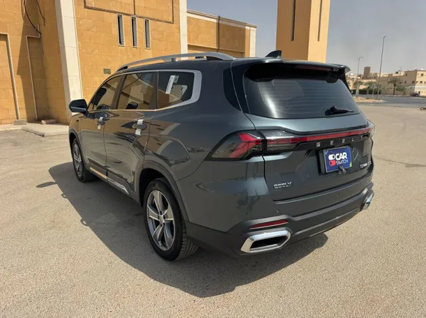 Car image 7
