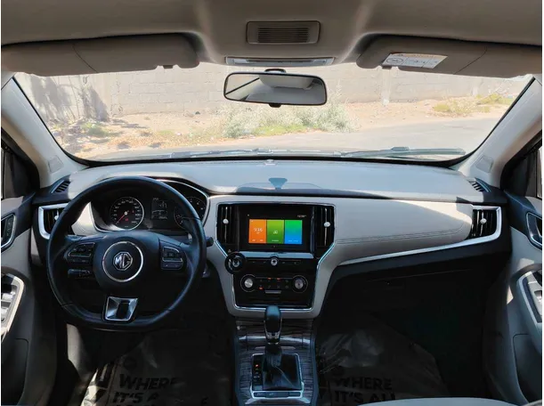 Car image 16
