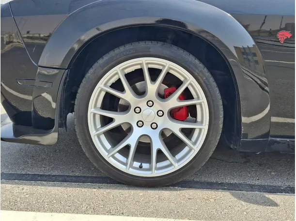 Car image 9