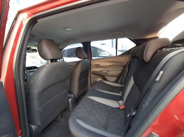 Car image 13
