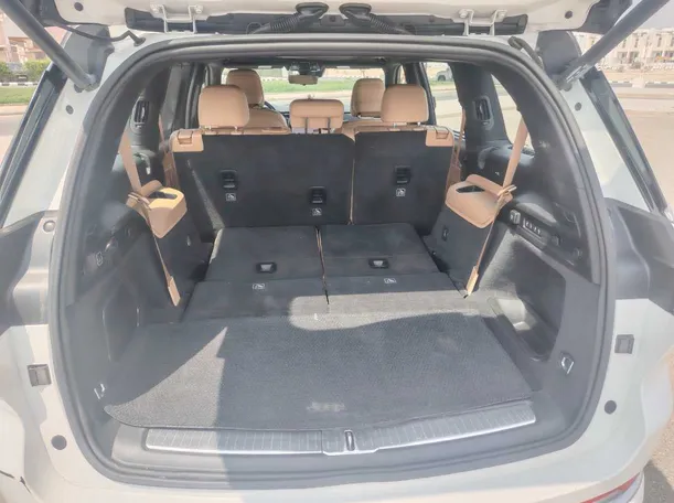 Car image 28