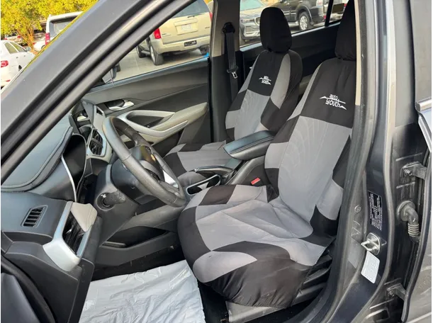 Car image 13