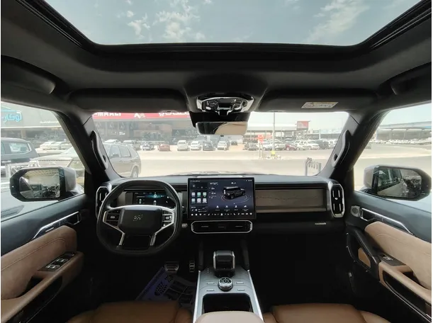 Car image 19
