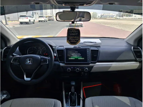 Car image 16