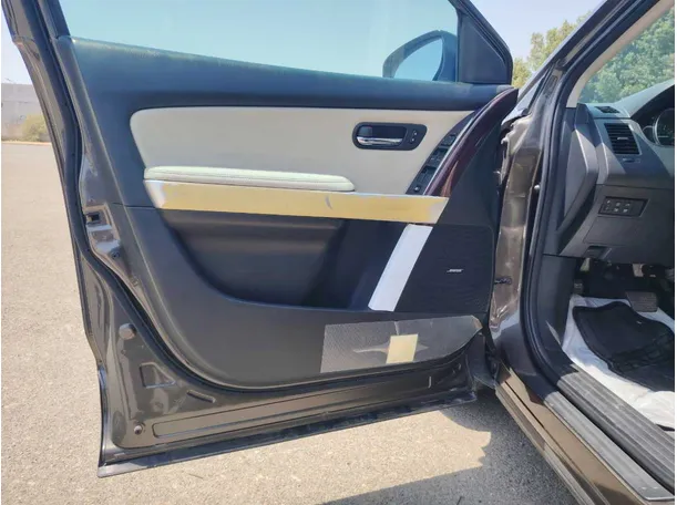 Car image 10