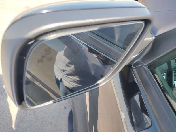 Car image 36