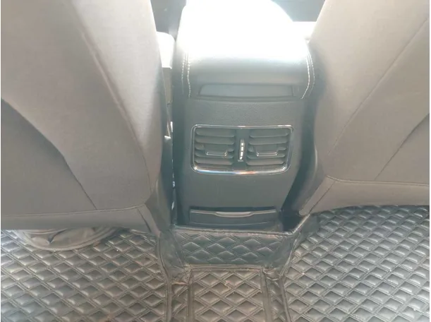 Car image 31
