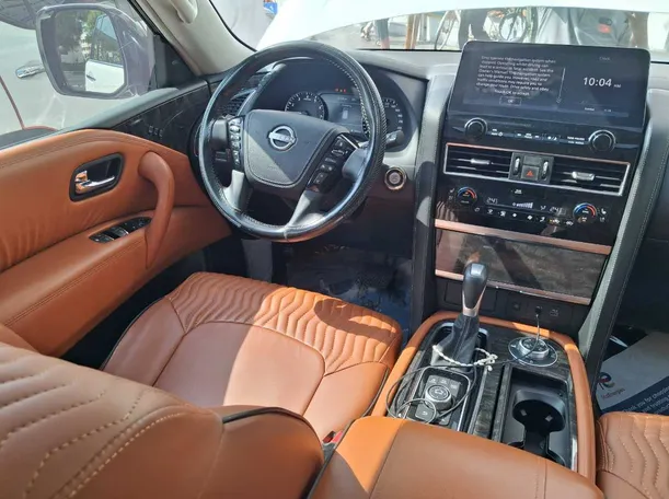 Car image 16