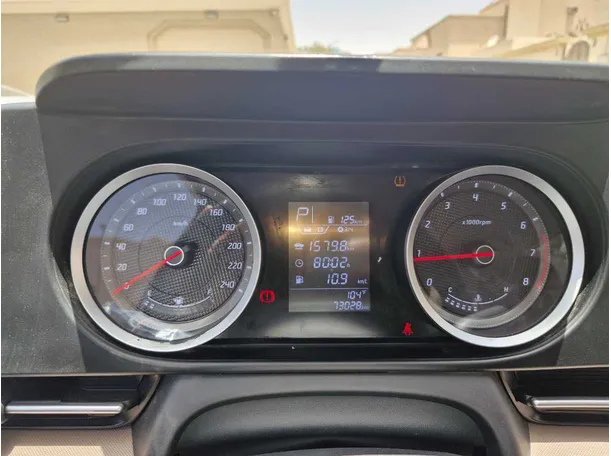 Car image 19