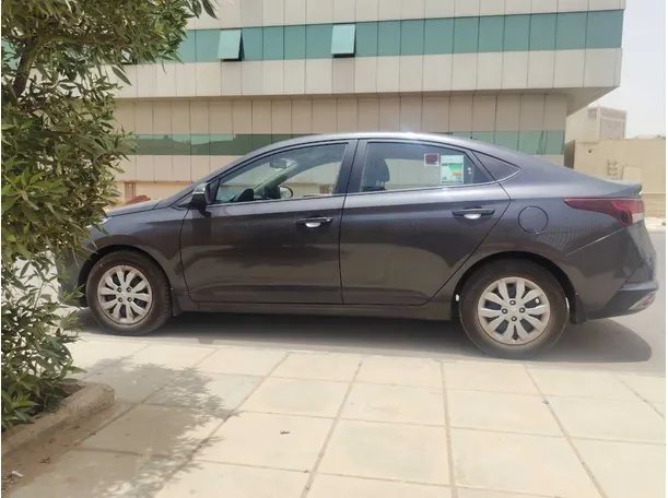 Car image 8