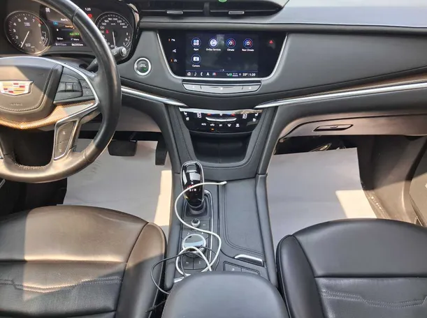 Car image 17