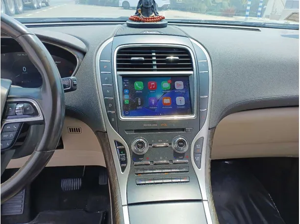 Car image 16