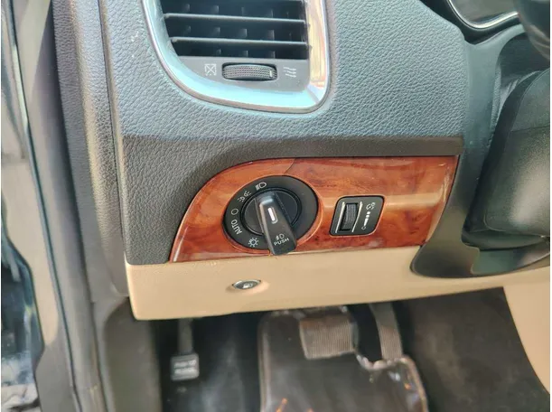 Car image 37