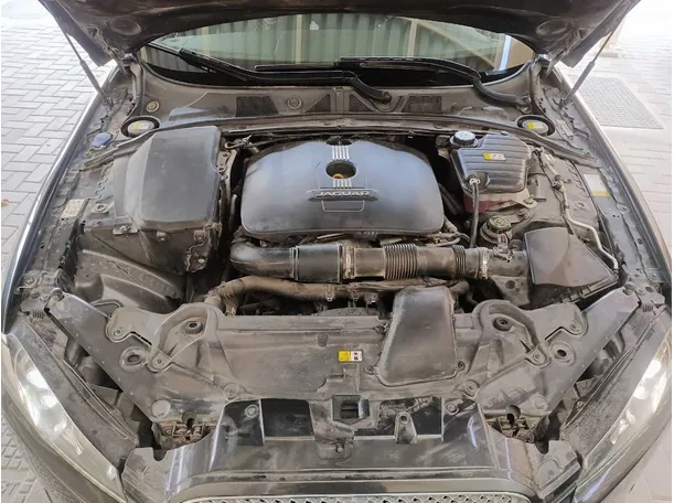 Car image 24