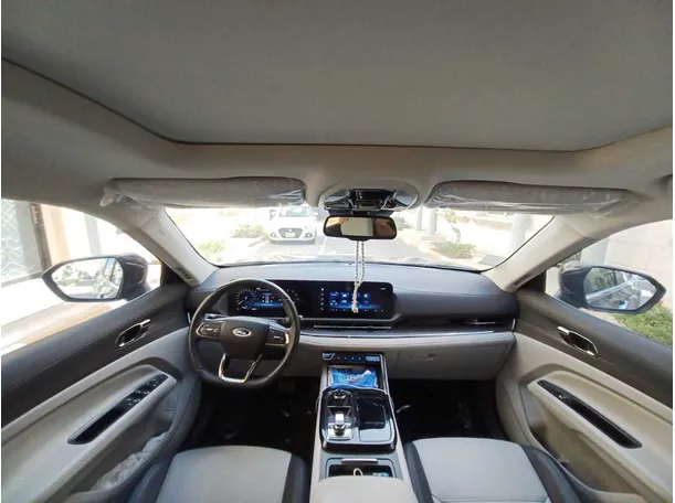 Car image 13
