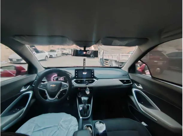 Car image 18