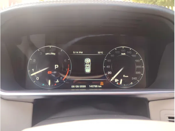 Car image 26