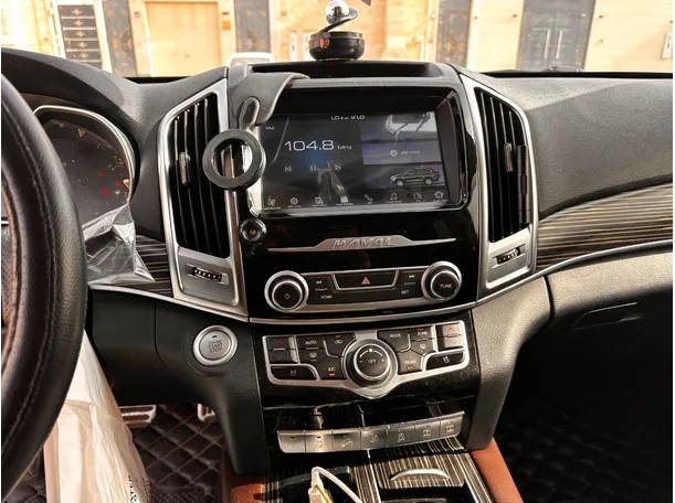 Car image 19